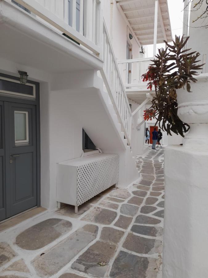 Petra Pelikan Mykonos Town